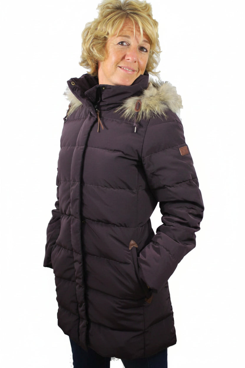 Aigle ladies duck down jacket in dark plum, fur-trim hood, front zipper and pockets