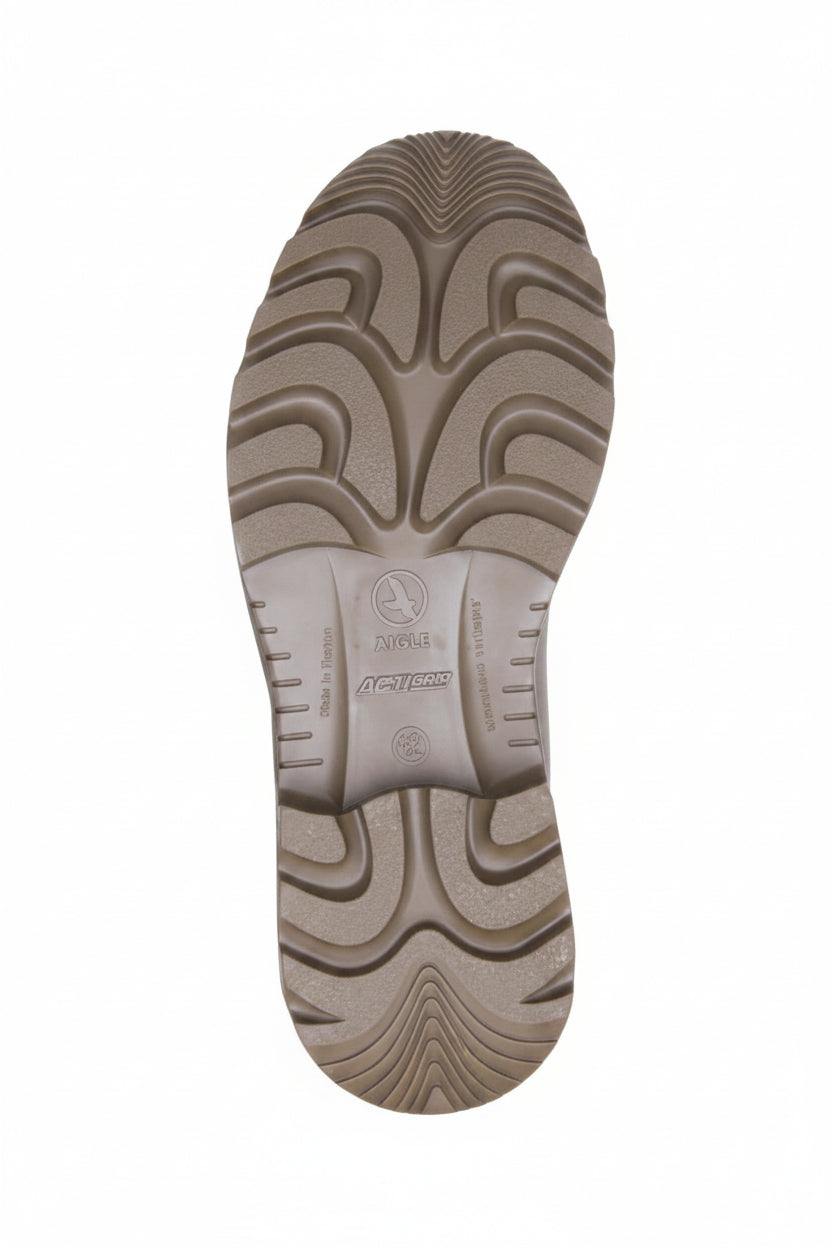 Aigle Parcour Iso 2 wellington boot outsole with deep tread and molded channels